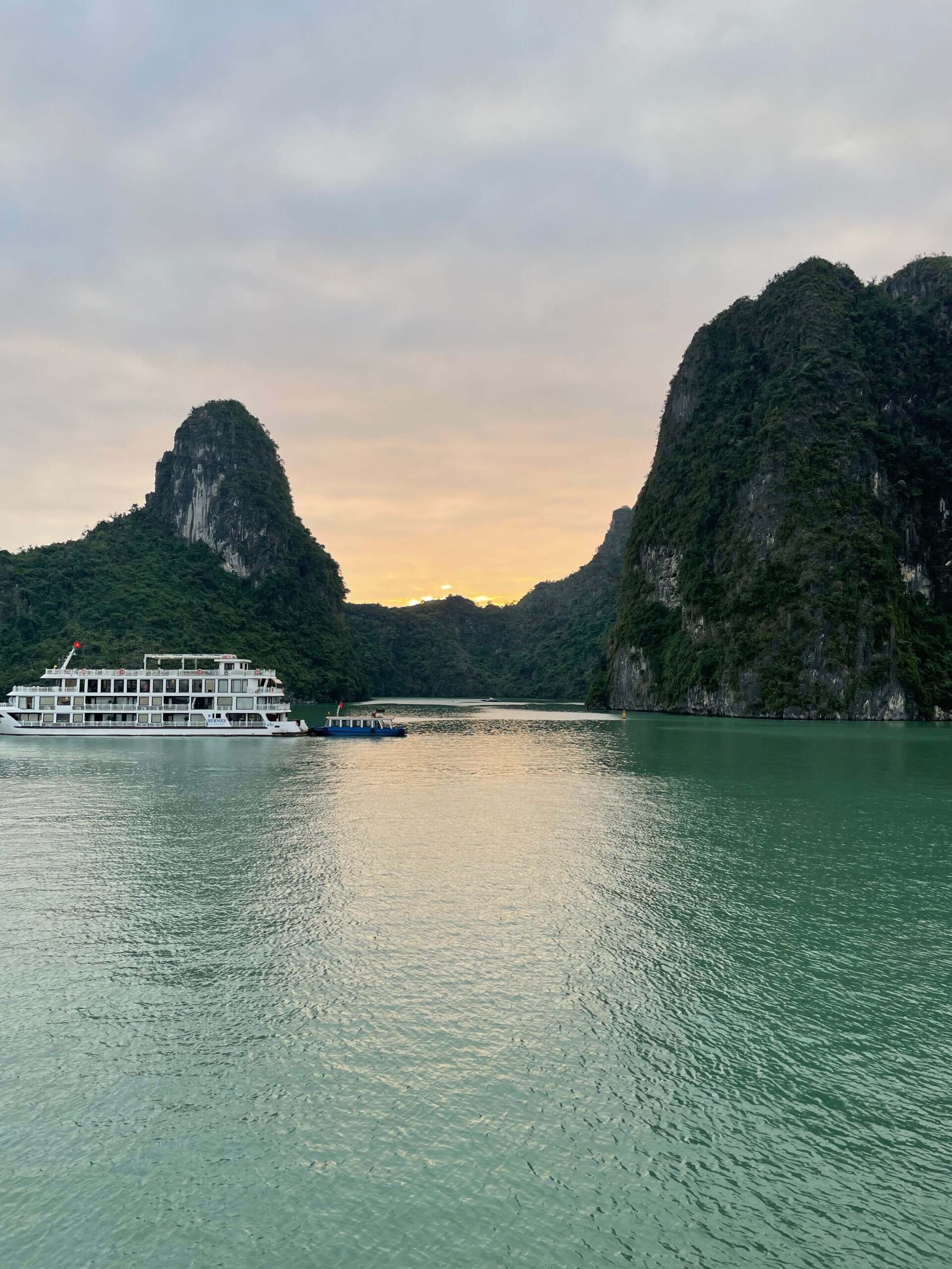 A view of the sunrise in Halong Bay